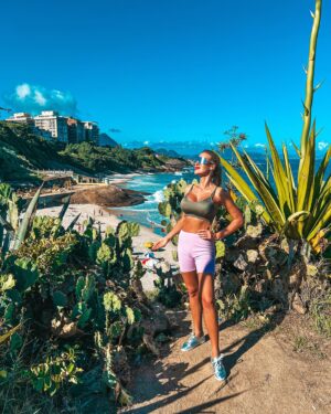 Táňa Bystroňová Instagram - 👋Ahuj kamarádi jsem zpět v Brazílii 🇧🇷, jdete 🫲 se mnou prozkoumávat krásy Rio de Janeira👟😊?
RETURN TO BRAZIL 💚💛
#riodejaneiro #rio #ipanema #ipanema_cool #ipanemabeach #riodejaneirogram #carousel #ceskaholka #brazilie