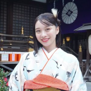 Tanabe Ririka Instagram - ・
成人を迎えました。

2024年は、
年明けから悲しい出来事がたくさんありました。
穏やかに過ごせる日が訪れることを願っています。

そして、私らしく、素敵な大人になれるように頑張ります。
本年も宜しくお願い致します😌