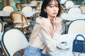 Tanabe Ririka Instagram - ・
NATURAL BEAUTY BASIC webカタログ公開中です🧚🏻‍♀️
私のお気に入りのコーデは1枚目〜！

#natutalbeautybasic
 #ナチュラルビューティーベーシック
#PR