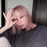 Tanakaga Instagram – 最近ピンクの気分から抜け出せなくて遂に髪の毛までピンクになりました。2年振りおかえり。