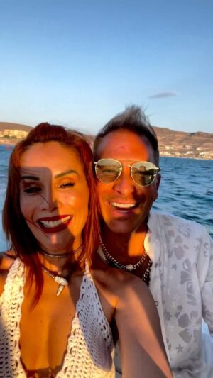 Tania Vazquez Instagram - @zalvadorzerboni Que increíble la estamos pasando 💋Tq