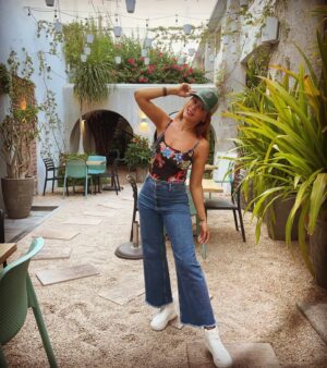 Tania Vazquez Instagram - “ Cuando hay una tormenta los pajaritos se esconden , pero las águilas vuelan más alto “