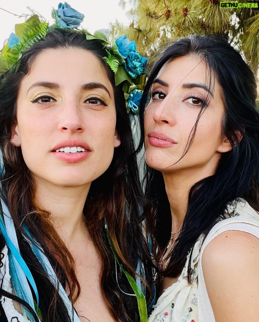 Tania Raymonde Instagram - drank meade braved a maze chilled w goats curtsied like maidens and basically went medieval as F at Ren Faire with @imdanadelorenzo