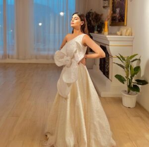 Tanisha Mehta Instagram - Wearing @sonalijain_fashion @stylebyriddhi ✨