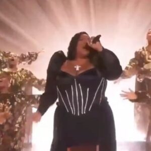 Tanisha Scott Instagram - LIZZO x GRAMMYS 2023 🕊️🕊️🕊️
@lizzobeeating 🕊️🕊️🕊️