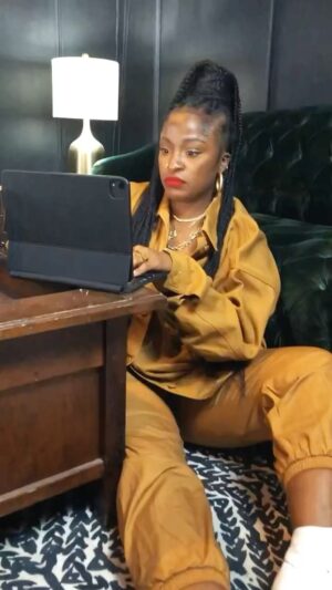 Tanisha Scott Instagram - Linked up with @airbnb for this one. Hit the link in my bio to learn how to turn your home into cash and many other benefits of hosting. #airbnbpartner
