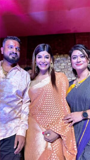 Tanisha Kuppanda Instagram - ಹೊಸಕೋಟೆ ಕರಗಮಹೋತ್ಸವ ಹಾಗೂ ಬ್ರಹ್ಮರಥೋತ್ಸವ 

#festival #celebration #neethuvanajakshi #varthursantosh #tanishakuppanda #bigboss #hoskote #karaga
