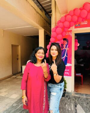 Tanisha Kuppanda Instagram - Naav odidd school Alle mattomme 🙏 vote hakodu Andre nam adrusta 🙏 nanna jawabdaari ✔️