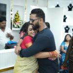 Tanisha Kuppanda Instagram - KUPPANDAS JEWELLERY’S ಬಿಗ್ ಬಾಸ್ ಮನೆಯಲ್ಲಿ ತನಿಶಾ ತನ್ನ ಕನಸಿನ ಬಗ್ಗೆ ಬಹಳ ಉತ್ಸುಕಳಾಗಿ ಹೇಳುತ್ತಿದ್ದಾಗ ಆಲಿಸಿದ್ದೆ ಇಂದು ಗೆಳತಿ ತನಿಶಾಳ ಕನಸು ನನಸಾಗಿದೆ ನಿನ್ನ ಮುಂದಿನ ಎಲ್ಲಾ ಕೆಲಸಗಳು ಯಶಸ್ವಿಯಾಗಲಿ ಎಂದು ಪ್ರೀತಿಯಿಂದ ಆಶಿಸುವೆ