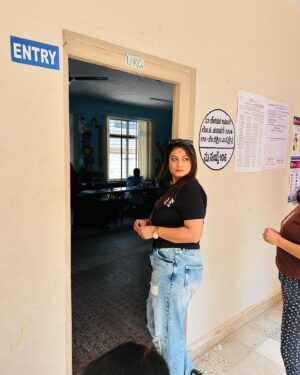 Tanisha Kuppanda Instagram - Naav odidd school Alle mattomme 🙏 vote hakodu Andre nam adrusta 🙏 nanna jawabdaari ✔️