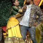 Tanisha Kuppanda Instagram - Jackpot ರಂಗಿನ ಹಬ್ಬದ ಸಂಭ್ರಮದಲ್ಲಿ ಮೊಟ್ಟಮೊದಲ ಬಾರಿಗೆ ಜೋಡಿಯಾಗಿ ಹೆಜ್ಜೆ ಹಾಕಿ ಮೋಡಿ ಮಾಡಲು ಬರ್ತಿದ್ದಾರೆ ತನಿಷಾ-ವರ್ತೂರ್ ಸಂತೋಷ್! ಸುವರ್ಣ Jackpot ರಂಗಿನ ಹಬ್ಬ ಇಂದು ರಾತ್ರಿ 7 ಗಂಟೆಗೆ #SuvarnaJackpot #StarSuvarna #Holi #RanginaHabba