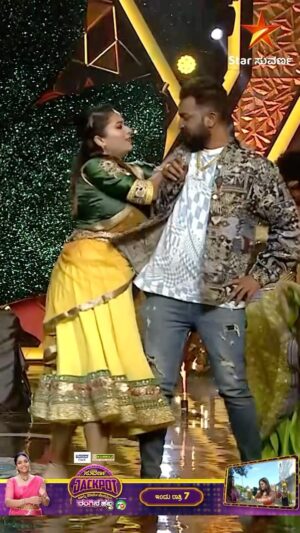Tanisha Kuppanda Instagram - Jackpot ರಂಗಿನ ಹಬ್ಬದ ಸಂಭ್ರಮದಲ್ಲಿ ಮೊಟ್ಟಮೊದಲ ಬಾರಿಗೆ ಜೋಡಿಯಾಗಿ ಹೆಜ್ಜೆ ಹಾಕಿ ಮೋಡಿ ಮಾಡಲು ಬರ್ತಿದ್ದಾರೆ ತನಿಷಾ-ವರ್ತೂರ್ ಸಂತೋಷ್!

ಸುವರ್ಣ Jackpot ರಂಗಿನ ಹಬ್ಬ ಇಂದು ರಾತ್ರಿ 7 ಗಂಟೆಗೆ
#SuvarnaJackpot #StarSuvarna #Holi #RanginaHabba