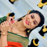 Tanisha Kuppanda Instagram - “I think there is beauty in everything. What ‘normal’ people perceive as ugly, I can usually see something of beauty in it.” Saree : @swathihv_official Jewellery : @kuppandasjewellery PC : @rashmi #tani #tanisha #tanishakuppanda #tanishakuppandaactress #benki #benkitanisha🔥💥 #benkitanishakuppanda #ladyboss #biggbosstanisha #hennuhuli #tanishaarmy #thanks #beauty #actress #kannadaactress #kannadafilmindustry #kuppandasjewelry #kuppandaproductionhouse #kuppandas #werock #love #everywhere #live #forever