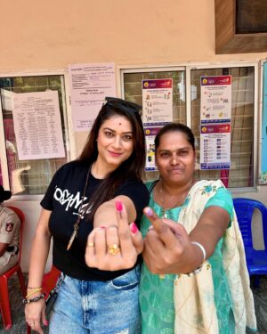 Tanisha Kuppanda Instagram - Naav odidd school Alle mattomme 🙏 vote hakodu Andre nam adrusta 🙏 nanna jawabdaari ✔️