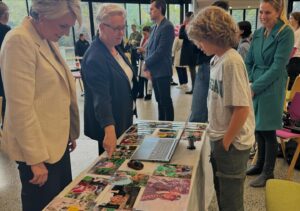 Tanya Plibersek Instagram - Spent yesterday afternoon with conservationist Dr Jane Goodall, and lots of fantastic young people doing great things to protect animals and the environment.

Jane reminds us we can all play our part to protect the planet.