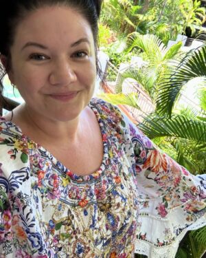 Tanya Hennessy Instagram - I’m 38 and I don’t wear make up everyday and it never used to be an issue. But as I get older I feel like I should… and I feel like I low key look a bit haggered without It now, what do you do? Just BB cream, g full coverage everyday or be fresh faced and fuck it?