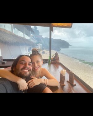 Tara Holt Instagram - Bali 🍯🌙