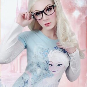 Tara-Nicole Azarian Instagram - ☃️❄️☃️ "Show Yourself. Step Into Your Power. Grow Yourself Into Something New." ☃️❄️☃️
●●●●
●●●●
📸: @maxx_warner 
❄️: @taracosplay 
●●●●
➡️ I am a disabled artist and pledges to my membership platforms allow me to help pay for the treatment I need. 
➡️Be my hero and join today! ⬅️
🔗 in my highlights 🔗
●●●●
#disneyprincesscosplay  #frozencosplay #annaandelsa #dysautonomia #EDS #disneyinspired #showyourself #officialtaracosplay  #cosplayer #letitgo #disneybound  #mcas #casualcosplay #ambulatorywheelchairuser  #NotAllDisabilitiesAreVisible #disabledcosplayer
