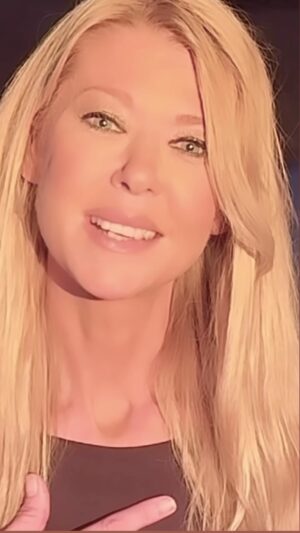 Tara Reid Instagram - To all my amazing fans. 😘💜