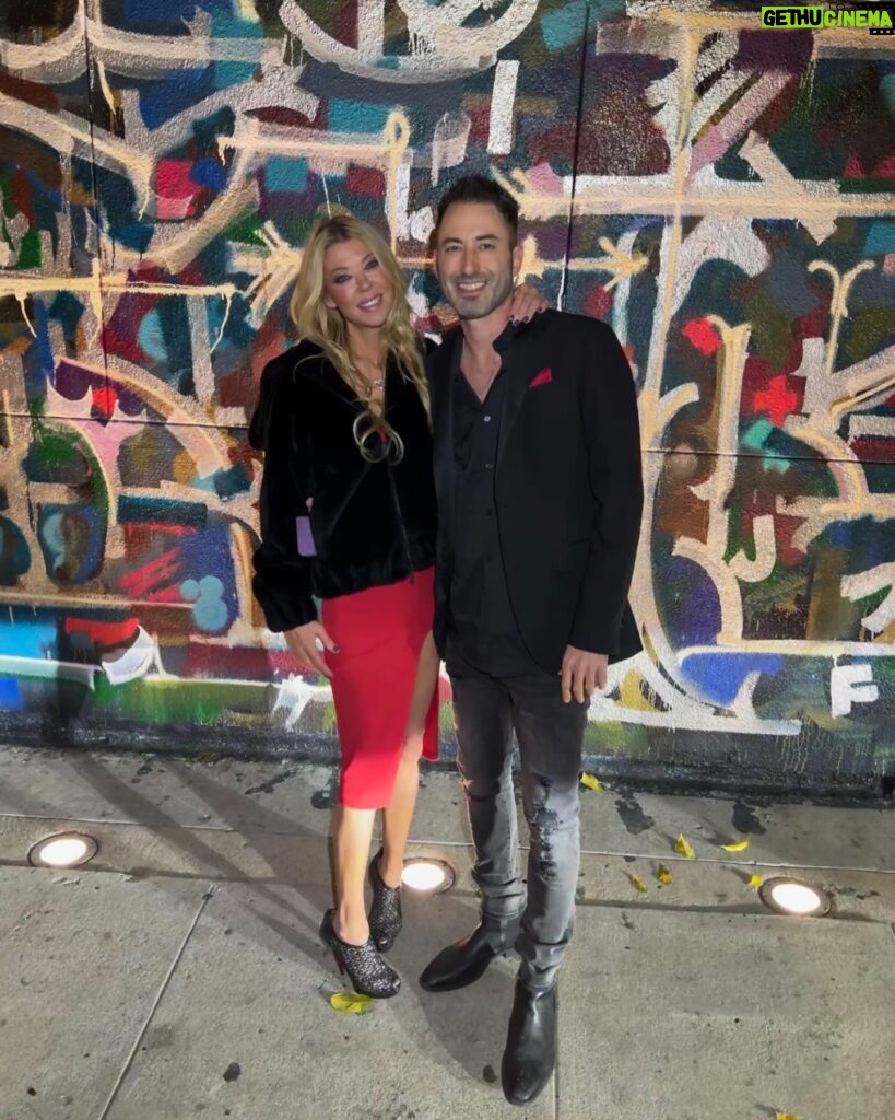 Tara Reid Instagram - What a great Valentine’s Day ❤️❤️ We all need love, support and great people next to us. Let’s spread kindness and love around the world. I wish you all the love in the world 💜😍🥰😘 Happy Valentines Day to everyone #love #magic #myvalentineforever #lucky #myman #craigsla #cupid @n8productions26 ❤️🥰 makeup by @matthewpaulmurray hair by @e.s.k.e.e dress by @sgshannagall