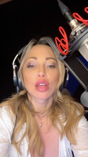 Tara Strong Instagram - Hey voice actors; Am I the only #voiceactor who does this? I’m really hoping not. Comment below. #vobloopers