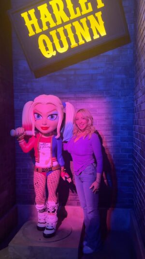 Tara Strong Instagram - Havin a #battastic time @originalfunko #harleyquinn