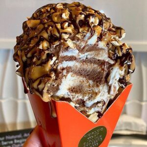 Tasie Lawrence Instagram - Support black-owned businesses. @urbandessertlab 🍦The world’s first oat milk soft serve shoppe 😍 #supportblackbusiness