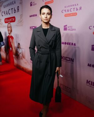 Tatiana Yakhina Instagram - "Клиника счастья. Реалити" с 1 июня на @kion.ru 

Фото @ugolphoto 
@iliazolkin

#артисткаяхина #кион #клиникасчастьереалити #премьера #кинотеатрмосква #платформакион #агникино