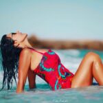 Tatiana Instagram - Destroy what destroys you 💪🏻#tatiana #تاتياناحبشي#beauty #tan
