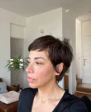 Tatiana Astengo Instagram - Días limeños … 
1. Sudando 😅 (transpirando, para los sensibles) 
2. Practicando en mi guitarra. 
3. Una pasta con langostinos en salsa rosso y su sangría más.
4. Detrás de cámaras de película REDENCION que desde mañana estará en la sala @ccpucp vayan!