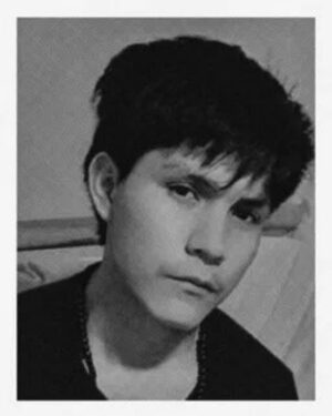 Tatiana Astengo Instagram - De qué color deben de ser tus muertos para que te indigne y pidas justicia? 

* Aguilar Yucra, José Luis 
20 años, padre de un niño de 2 añitos, regresaba de su trabajo cuando al girar en una esquina recibió un balazo en la cabeza. Murió instantáneamente. 
Detalles de la lesión : 
Trauma craneoencefálico producto de un proyectil. Tenía una fractura de la bóveda y la base craneal con laceración de cerebro. 
#DeQueColorSonTusMuertos 

Pueden ver TODOS los casos en la página : 
dequecolorsontusmuertos.pe