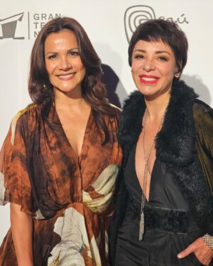 Tatiana Astengo Instagram - La fiesta del cine de Lima me trae a estas maravillosas personas que en su momento me acogieron con mucho amor y generosidad en España. Esther y Joaquin, dos grandes de la cinematografía española. Ella la mano derecha de Almodóvar y él fotógrafo de mi primera película en España. 
Compañer@s y amig@s que disfrutamos del séptimo arte y es un placer vernos cada año ✨
Larga vida al cine 🎬