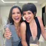Tatiana Astengo Instagram - ¡Cómo va cambiando la noche! 🤣🍷🍹🍻🍸 Pero es viernes y @tatianaastengob lo sabe 🤣 Etiqueta a tu amiga, la que llama al ex cuando toma 🤣 . . #TGIF #fridaynight