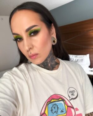 Tatiana Shmayluk Instagram - Feed me