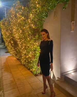 Tatiana Stefanidou Instagram - Με @stefanoudakiscouture_official 🍾🥂και @imanoglou 🎄🎉🎁