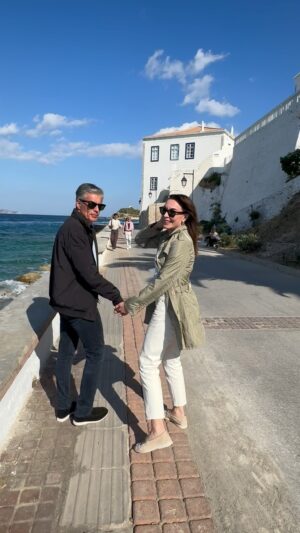 Tatiana Stefanidou Instagram - Χριστός Ανέστη και Χρόνια Πολλά με υγεία, αγάπη, ειρήνη και ευημερία για όλο τον κόσμο! #easter #greekeaster