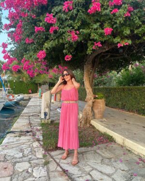 Tatiana Stefanidou Instagram - Ερωτευμένη με την Κέρκυρα , την αρχιτεκτονική της, τα μουσεία της, τη μουσική της κουλτούρα και την ποιότητα των ευγενικών και φιλόξενων κατοίκων της. 
Η ιστορία της δεν περιλαμβάνει τη βαρβαρότητα των Οθωμανών, που μας πήγαν 400 χρόνια πίσω αλλά το αποτύπωμα μόνο δυτικών κατακτητών και αυτό είναι εμφανές παντού.
Είναι αναγκαίο η κρατική εξουσία να στηρίξει το νησί περισσότερο με μεγάλα έργα υποδομών και όχι μόνο να εισπράττει τα πλουσιοπάροχα ποσά από τον τουρισμό του. #corfu #greece