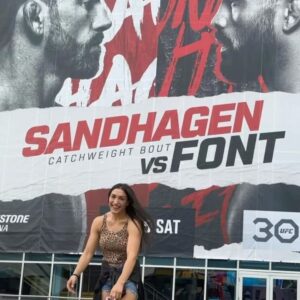 Tatiana Suarez Instagram - I’m so excited to be the co main event here in Nashville, Tennessee. I love competing and I’m blessed to do what I love the most. Almost time 🙏🏽🙌🏽❤️

@patchymix told me to do a different pose. Second slide is what I chose 🤦🏻‍♀️😂

#mma #wmma #ufc #nashville