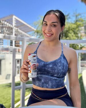 Tatiana Suarez Instagram - Feeling Refreshed with Celsius Drink! 💪🌡️
@celsiusofficial 
#CelsiusDrink #PowerThrough #StayFueled #CELSIUSBrandPartner #CELSIUSLiveFit