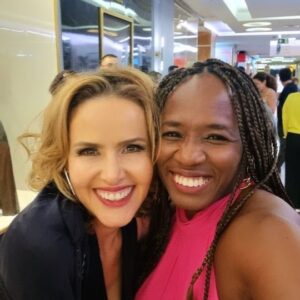 Tatiana Tiburcio Instagram - Ontem foi dia de prestigiar essa amiga linda e querida @leonacavalli e do querido @mulleranderson Uma linda homenagem ao artistas!! Parabéns amigos pelo lindo trabalho 😘😘😘😘