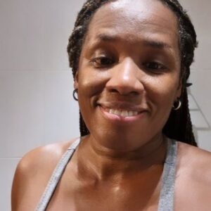 Tatiana Tiburcio Instagram - Só até aqui. Boa noite!