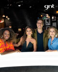 Tatiana Tiburcio Instagram - Hoje é dia de #QueHistóriaÉEssaPorchat e olha só o time que te espera às 21h45: @giubuscacio, @eumaiteproenca, @tati_tiburcio e, claro, @fabioporchat! Imperdível, né? 💕 #PorchatNoGNT