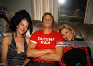 Tatum O'Neal Instagram - At @sarofima’s Halloween party with @cynthiarowley & an old friend. 🎃
📸: @patrickmcmullan