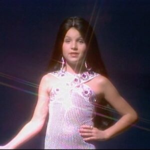 Tatum O'Neal Instagram - Me as mini @cher 
Who’s as beautiful today as ever 💖