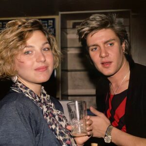 Tatum O'Neal Instagram - Happy Holidays.💘
Here’s me with #SimonLeBon from @duranduran (who I used to have a crush on) at the opening of @hardrocknewyork
