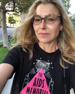 Tatum O'Neal Instagram - 🔻 @tatum__oneal @theaidsmemorial @theaidsmemorialtshirt #whatisrememberedlives