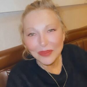 Tatum O'Neal Instagram - Thank you for all the birthday wishes.
🍰👑💞