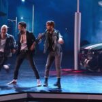 Tatyana Denisova Instagram - Drama Kings👑🖤 @drama___kings @mark__kuklin @krupelnitskiy__alexander @volkov_choreo Они пришли на этот сезон совершенно разрозненными...💔💔💔 Первые репетиции-один сплошной НЕРВ🙈 Марк с Сашей на грани-«дать не словом ,а делом...»😅 Лёша сжав скулы отмалчивался в стороне пытаясь демонстрировать безразличие, хотя самый ранимый из всех...И ко всему в придачу-народный хейт🔫 Я терялась в методах, с какой стороны подойти... Но, борясь за своё творчество и возможность остаться в проекте и танцевать для вас...они сплотились! Постепенно, к концу.. и, мне кажется, так крепко😍❗️Это второе РОЖДЕНИЕ Drama Kings👑, здесь, на ваших глазах, благодаря вашей любви и поддержке, и жажде видеть их творчество вновь❗️ Люблю. Последнее голосование продолжается❗️❗️❗️❗️ В ТНТ-CLUB в разделе LIVE❗️ Поддержите, кто ещё не успел🙏🏽 #командататьяныденисовой #танцынатнт #танцы6сезон #танцы #драмакингс