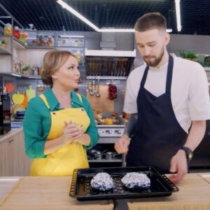 Tatyana Morozova Instagram - Суббота по-японски? Легко! 

Завтра, я и шеф-повар Егор Калинин покажем как приготовить отменное блюдо японской кухни — глазированный палтус!😉

А насладиться процессом и узнать рецепт можно будет включив канал ТВЦ, ровно в 10:00

Шоу «Самый вкусный день», до встречи🧡