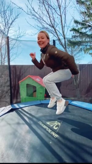 Tatyana Morozova Instagram - Когда нашёл правильное место для карантина😁 

Какого вам сидится дома, мои хорошие?))